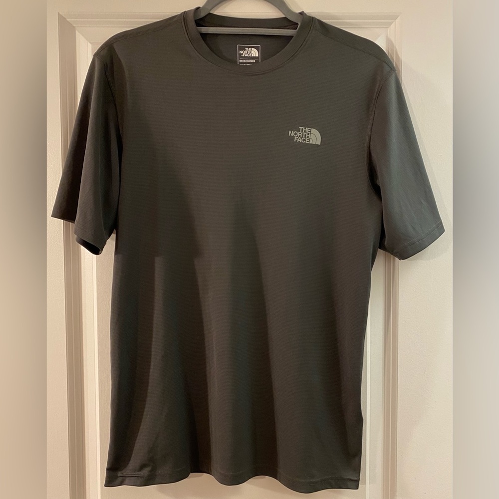 The North Face Men’s Wander Short-Sleeve Athletic Tee - Gray. Like New Condition